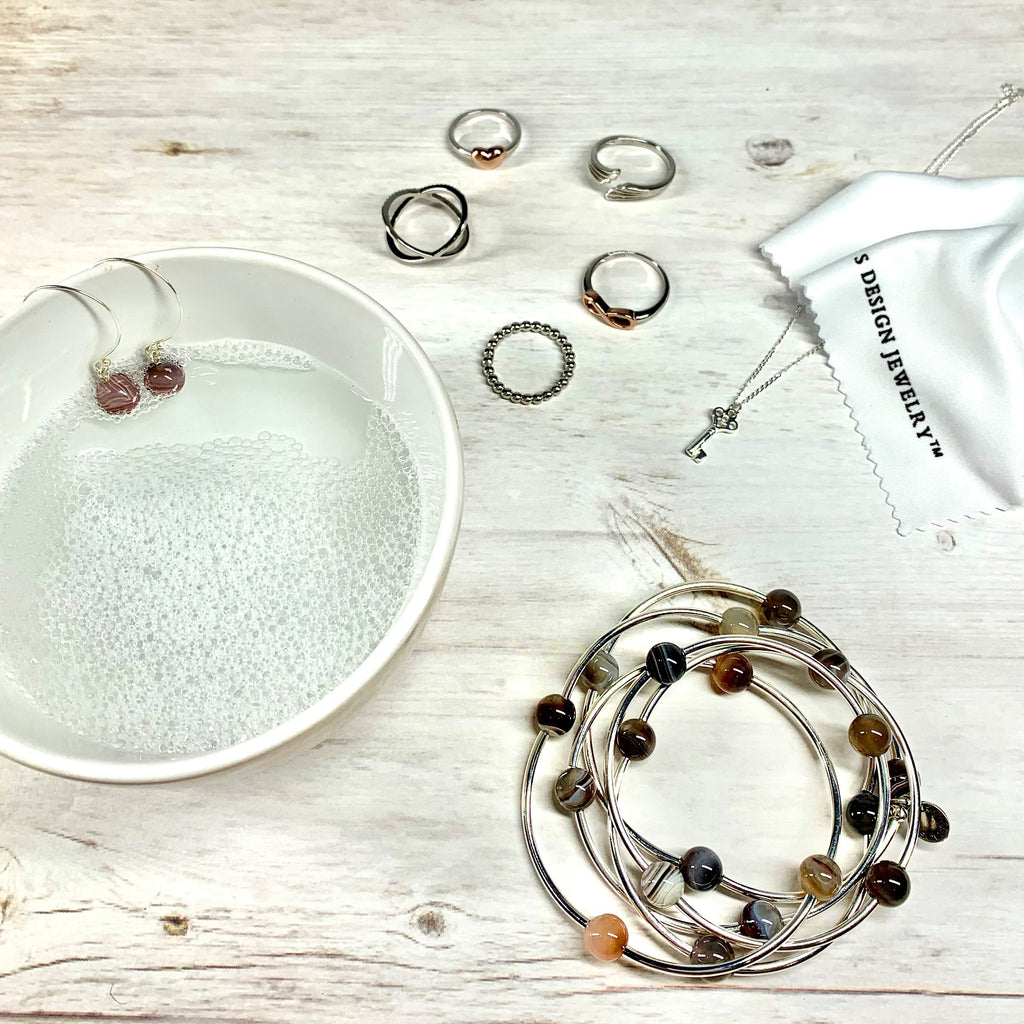 cleaning jewelry at home